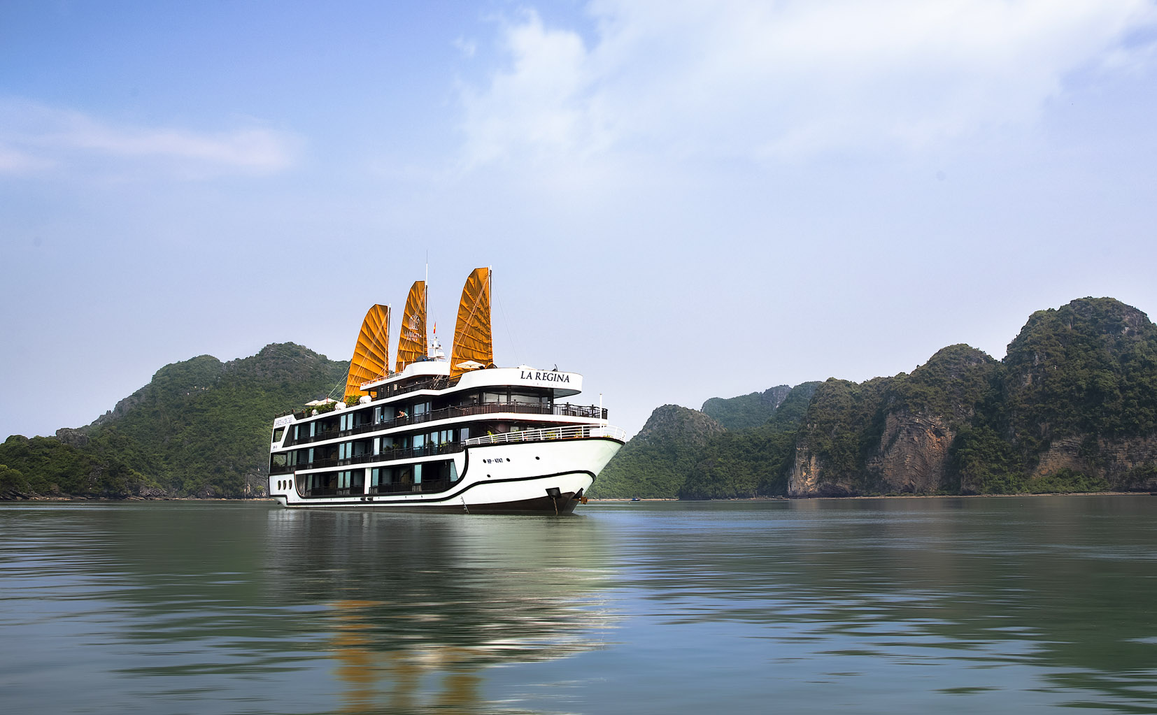 HA LONG BAY – 2 days and 1 night with La Regina Legend cruise (5 star cruise - Boat with 27 cabins)