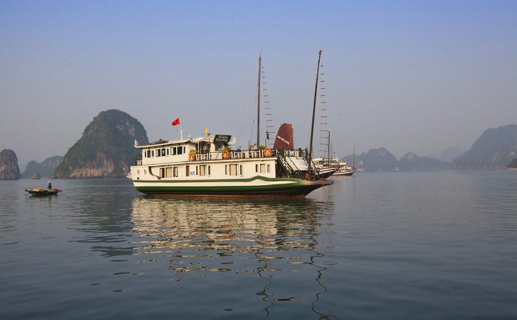 HA LONG BAY - 2 days and 1 night with Petit White Dolphin cruise ( 3 star  cruise – Boat with 4 cabins )